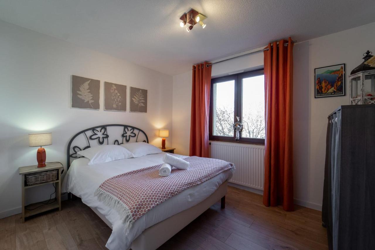 Les Charmes Du Holiday home *